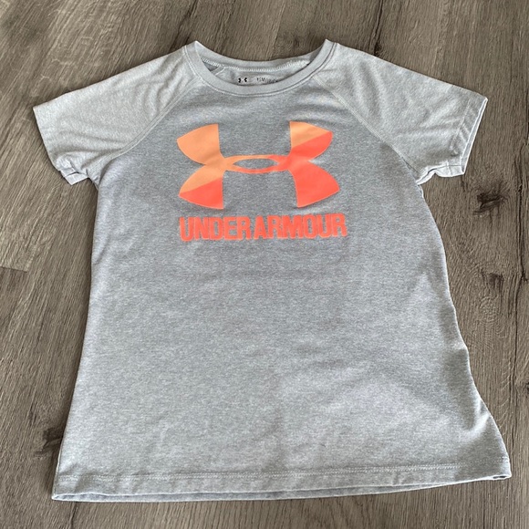 Under Armour Other - Girls Under Armour Short Sleeve Shirt